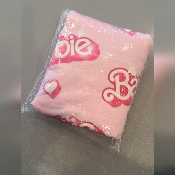 Price is FIRM!!! Barbie Luggage Cover Size Large 25-28in - Picture 6 of 8